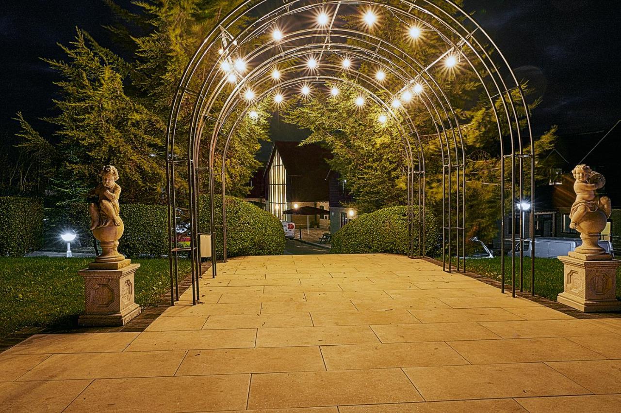 The Sharnbrook Hotel Екстер'єр фото